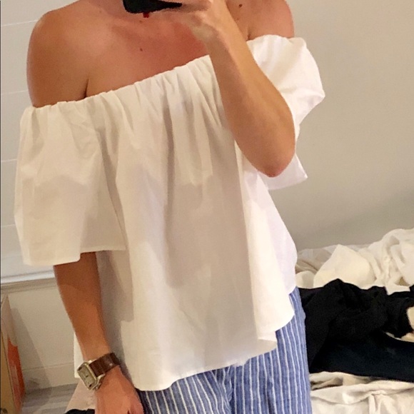 Off shoulder white flirty top - Picture 5 of 7